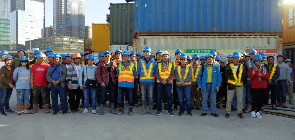 Mr Fred Koo, Vibro’s Director and General Manager (5th from right, front row) took the opportunities of the safety conference and training to build a closer relationship with the workers